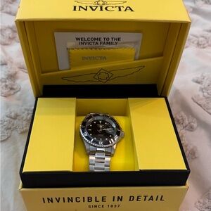 Invicta Men's Pro Diver Quartz Watch with Stainless Steel Strap